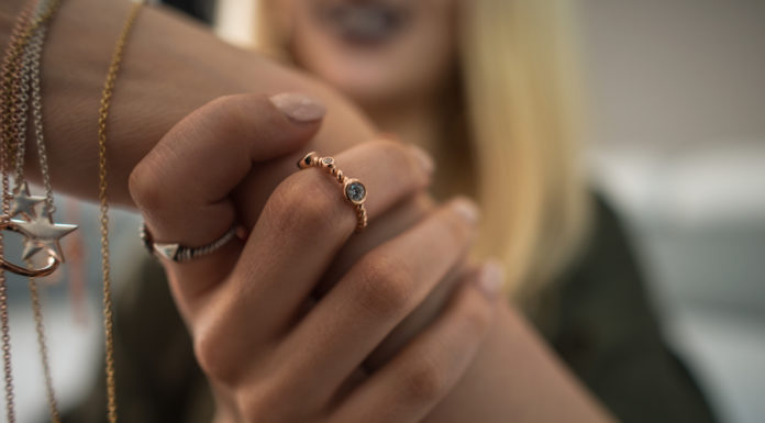 Joli Moon Reviews – Best Designer Necklaces, Chokers, Earrings & Bracelets jolimoon